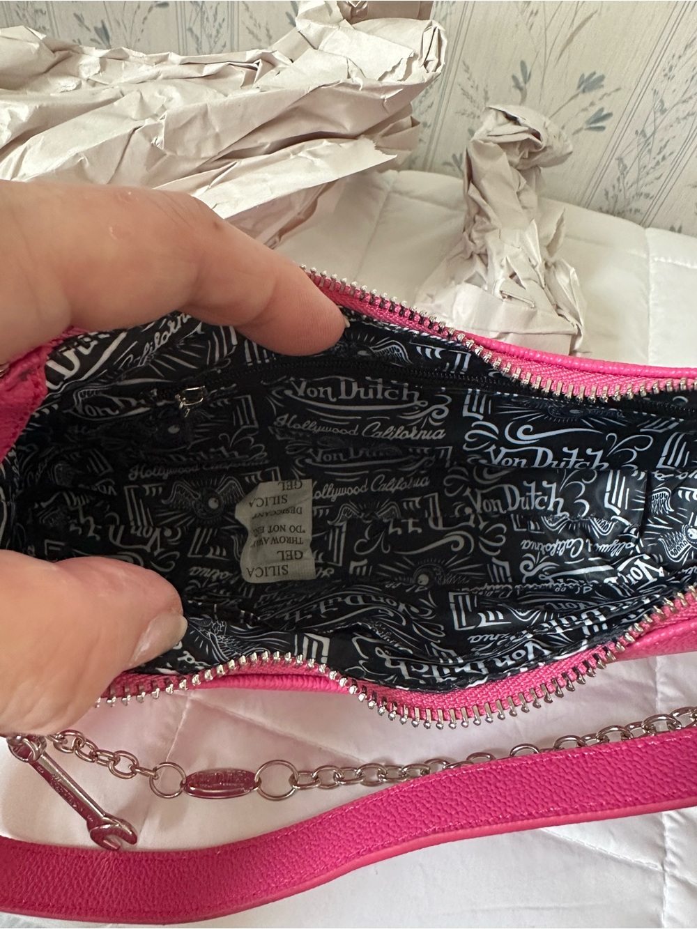 Von Dutch Hot Pink Logo Mini Shoulder Bag - Picture 8 of 10